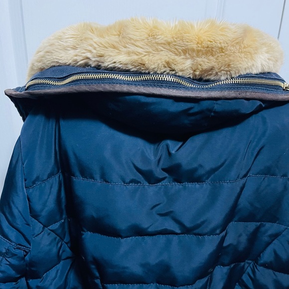 Zara winter coat with duck feather filling and fur collar. - Picture 7 of 8